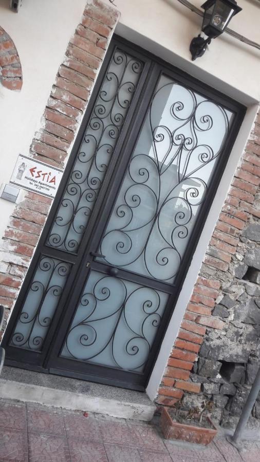 Estia Holidays Apartments - ตาออร์มินา ภายนอก รูปภาพ