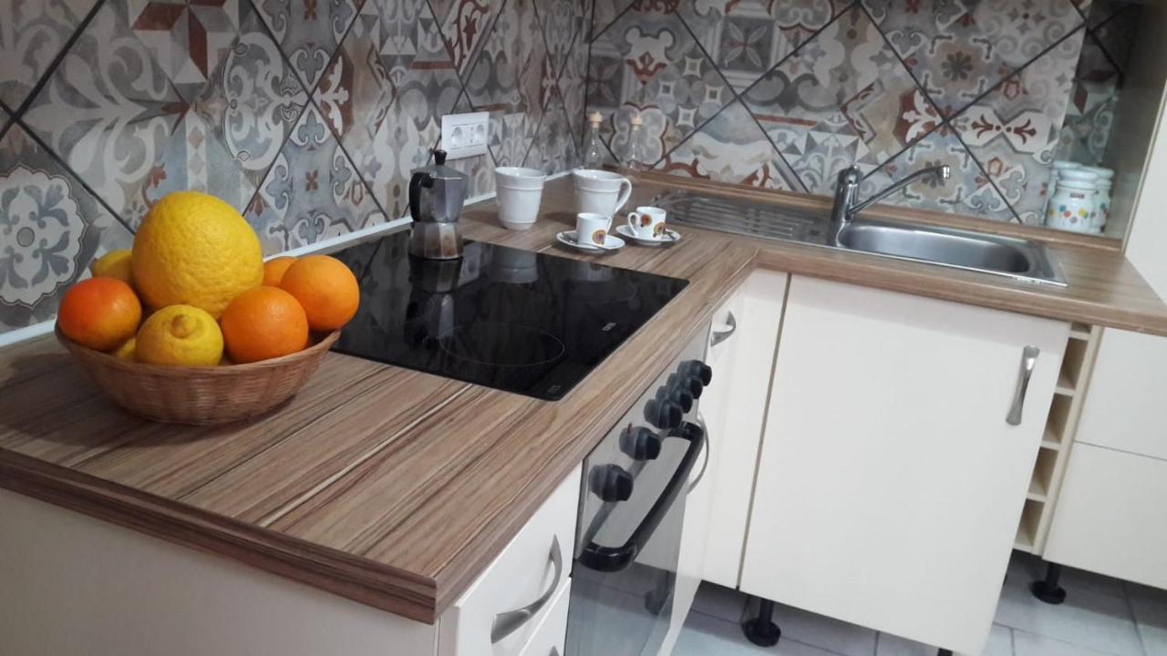 Estia Holidays Apartments - ตาออร์มินา ภายนอก รูปภาพ