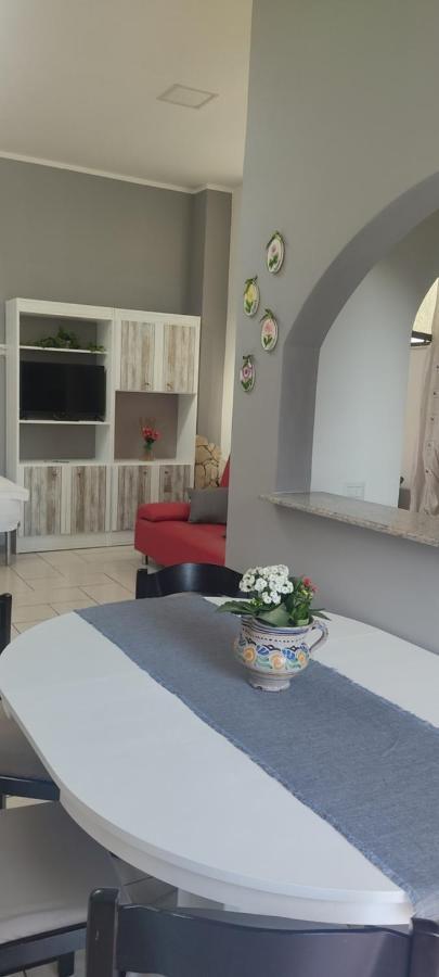 Estia Holidays Apartments - ตาออร์มินา ภายนอก รูปภาพ